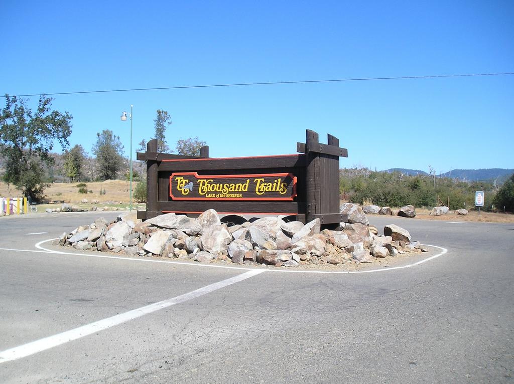 Lake Of The Springs Camping Resort Yurt 1 - thumb 3