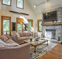 Lakefront Greentown Home with Private Dock & Kayaks! - Accommodation Rooms