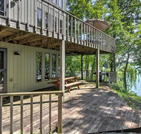 Lakefront Waupaca Home with Pool Table Dock  Views - Accommodation Rooms