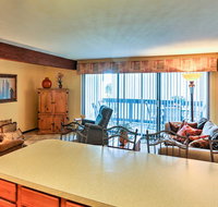 Lakeside Port Clinton Condo with Pool Access and View - Accommodation Rooms