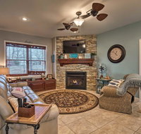 Lovely Home with View and Private Dock on Kentucky Lake - Accommodation Rooms