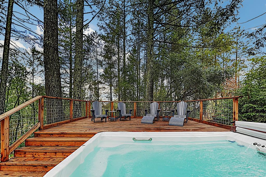 Luxe Vineyard-View Hideaway W/ Swim Spa & Hot Tub Home - thumb 1