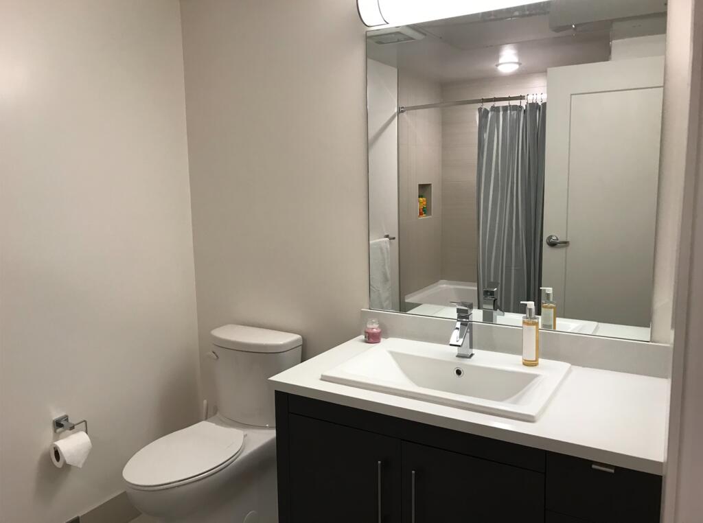 Luxury 1 Bd/1bath Main Street Cupertino Apartment - thumb 1
