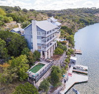 Luxury Lake Marble Falls House with Swimming Pool Hot Tub and private boat slip - Accommodation Rooms