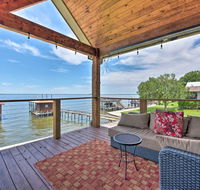Luxury Lakefront Coldspring Home with Boathouse - Accommodation Rooms