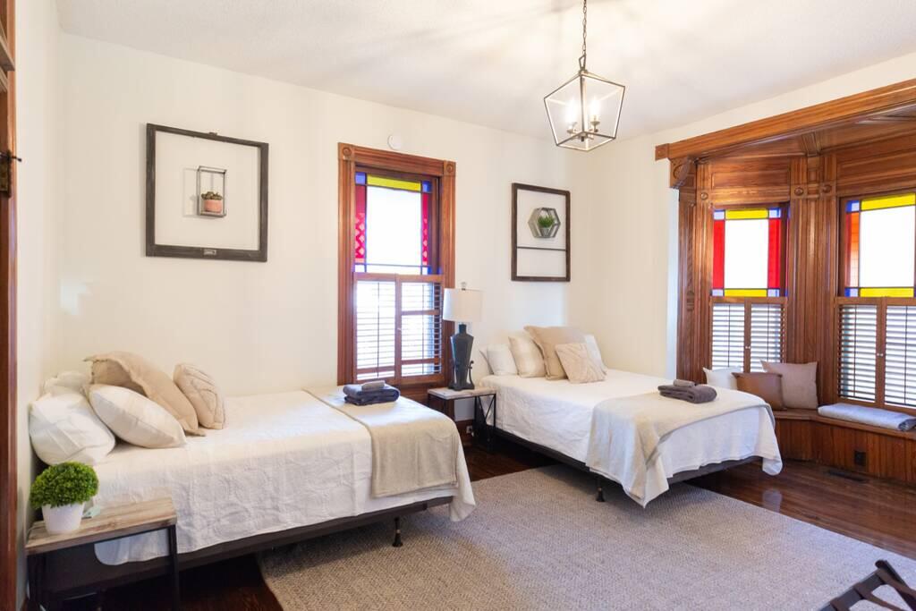 Luxury Living In Historic Downtown Home - thumb 0