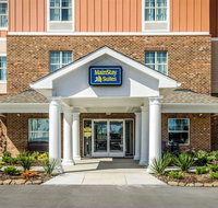 MainStay Suites Hackberry Sportsman's Lodge - Accommodation Rooms