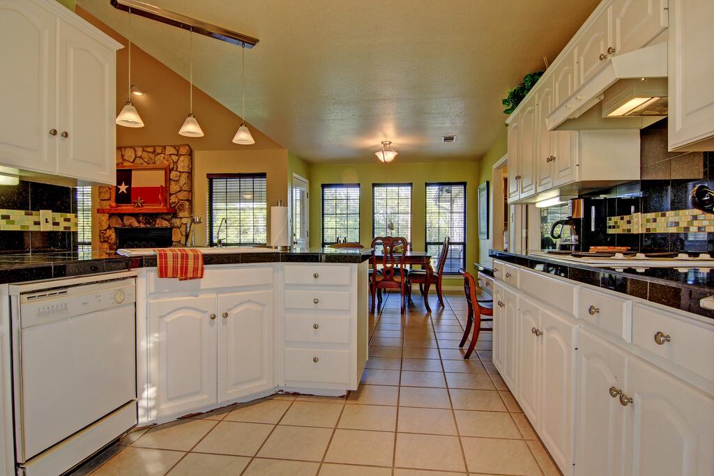 Mary Millsap Vacation House On Heart Of Texas 55 Acre Ranch - thumb 3