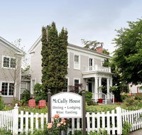 McCully House Inn - Accommodation Rooms