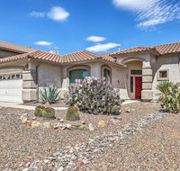 Mediterranean-Style Home, Walk to Catalina St Park - Accommodation Rooms