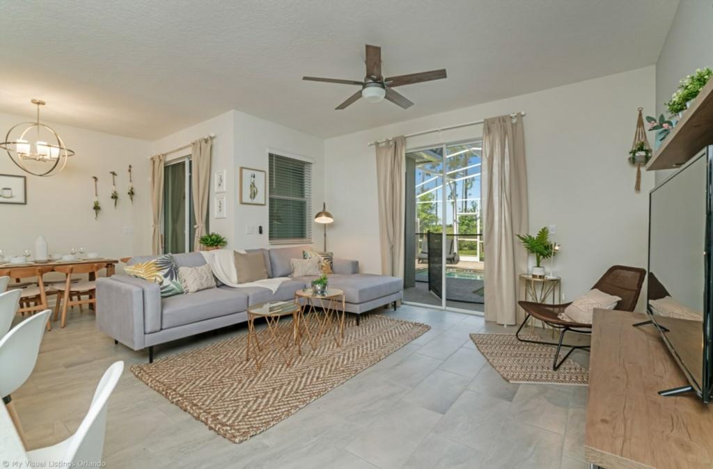 Minions Free Water Park And Slides - thumb 0