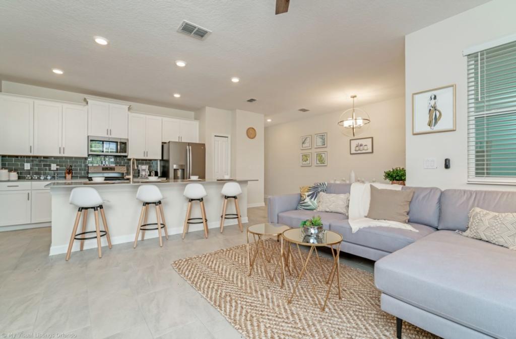 Minions Free Water Park And Slides - thumb 1