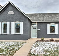 Modern Home with Yard Less Than 1 Mile to the Capitol - Accommodation Rooms