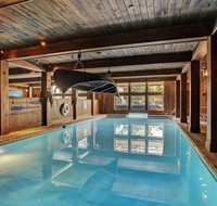 Modern Meets Mountains In This Airy 3 Bedroom Villa Villa - Accommodation Rooms