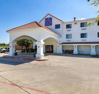 Motel 6-Bedford, TX - Fort Worth - Accommodation Rooms