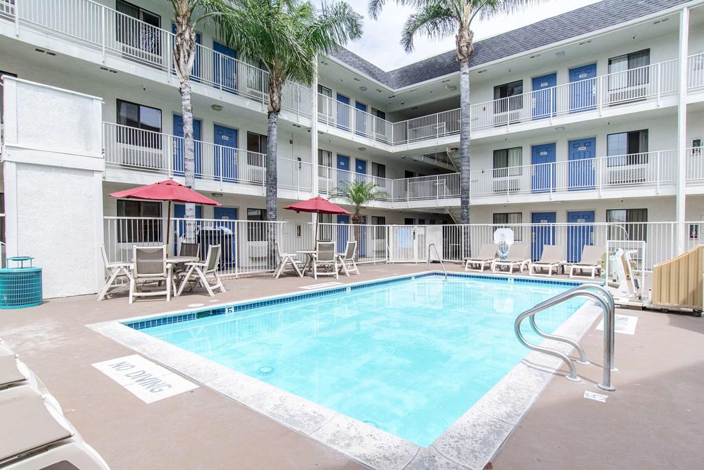 Motel 6-Buena Park, CA - Knotts Berry Farm - Disneyland - thumb 0