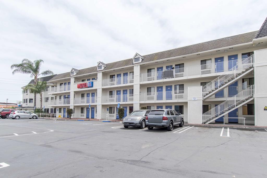 Motel 6-Buena Park, CA - Knotts Berry Farm - Disneyland - thumb 3