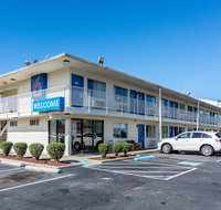 Motel 6-Lumberton NC - Accommodation Rooms