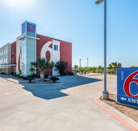 Motel 6-Three Rivers TX - Accommodation Rooms