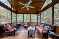 Mountain Hound Lodge Accommodation Rooms