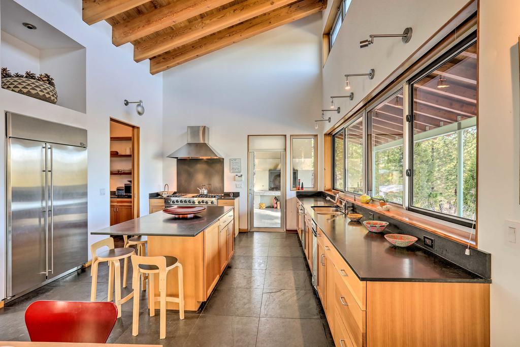 Mountain Sanctuary Less Than 9 Mi To Tahoe National Forest - thumb 2