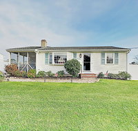 New Listing! Charming Port Cottage - Walk to Beach home - Accommodation Rooms