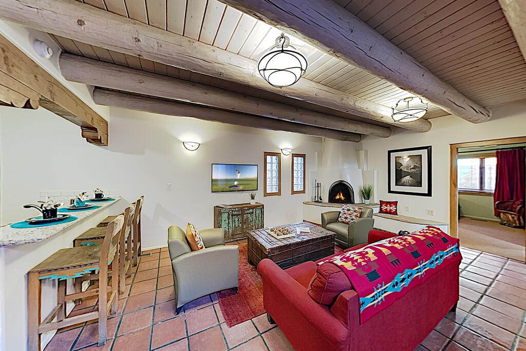 New Listing! San Antonio & Santa Rita At Zona Rosa Condo - thumb 3