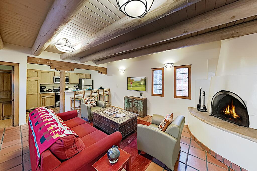 New Listing! San Antonio & Santa Rita At Zona Rosa Condo - thumb 0