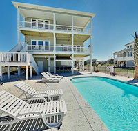 New Oceanside Estate w/ Private Pool & Elevator home - Accommodation Rooms