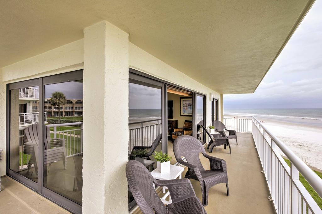 New Smyrna Beach Condo With Beach View & Pool Access!