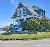 New! Unique Seaside Retreat with View at Conomo Point - Accommodation Rooms