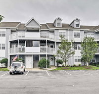 Ocean View Condo with Pool & Golf Course Access - Accommodation Rooms