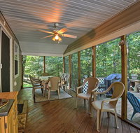 Peaceful Home with Deck Near Lake Wallenpaupack! - Accommodation Rooms
