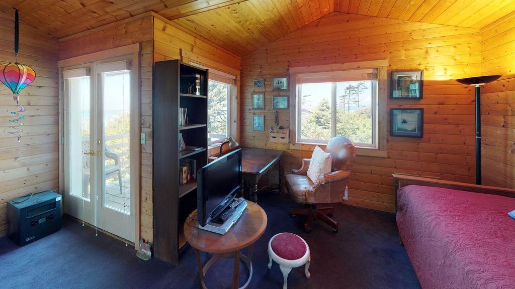 Pine Beach Retreat - thumb 3