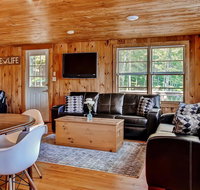 Pristine 2BR E Wakefield Cottage on Waterfront - Accommodation Rooms