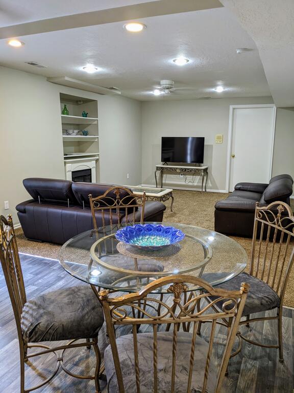 Private Apartment Suite Near World-class Skiing - thumb 3