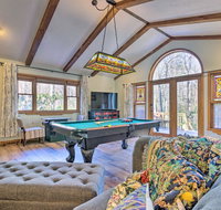 Private Blue Ridge Retreat - Hot Tub & Pool Table! - Accommodation Rooms