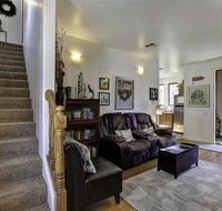 Quaint 2 bedroom 2 bath Townhouse - Accommodation Rooms