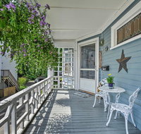 Quaint Beverly Townhome - Walk to Beach and Downtown! - Accommodation Rooms
