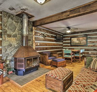 Quiet 'Wheats Valley Lodge' - 11 Mi to James River - Accommodation Rooms