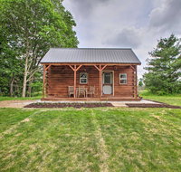 Quiet Cabin w/ Grill Pond  Walking Trails - Accommodation Rooms