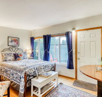 Redwood Roost - Accommodation Rooms