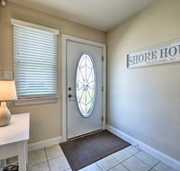 Retreat with BBQ, Balcony, 1 Block to Boardwalk - Accommodation Rooms