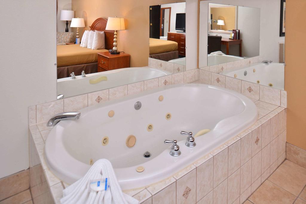 Rodeway Inn - thumb 2