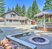 Ronald Country Chateau with Game Room-Steps to Beach - Accommodation Rooms