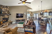 Rustic Glacier Gem with Mountain Views  Patio Accommodation Rooms