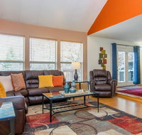 Rustic Springs in Salt Lake with Private Hot Tub - Accommodation Rooms