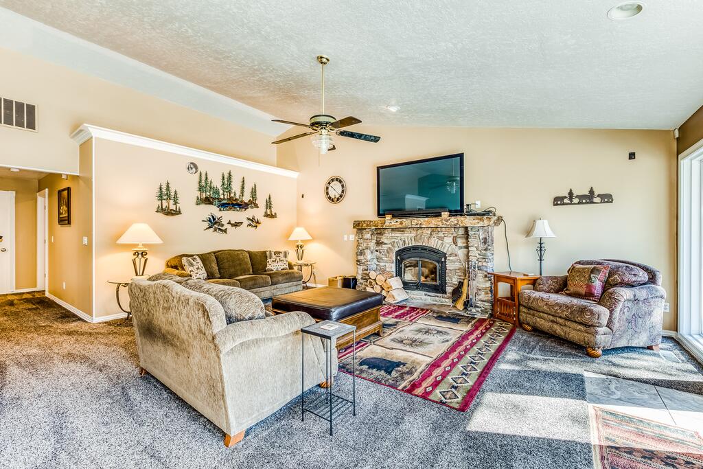 Sandy River Villa - thumb 0