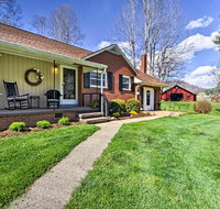 Scenic Mtn Home by Chestnut Ridge near Asheville - Accommodation Rooms