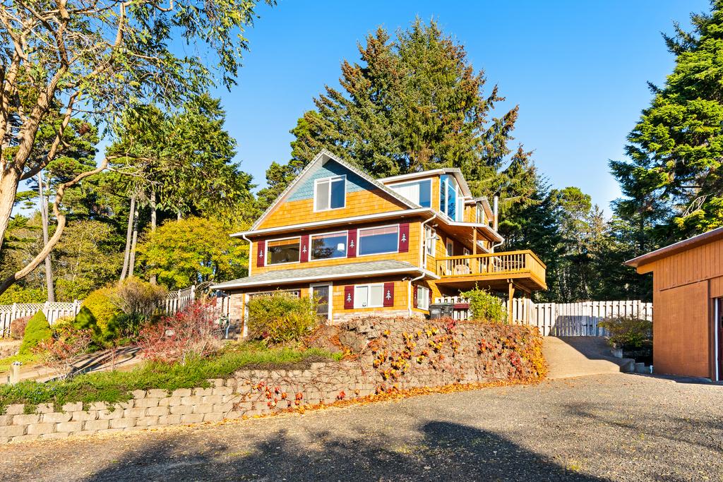 Seal Rock Getaway - thumb 2